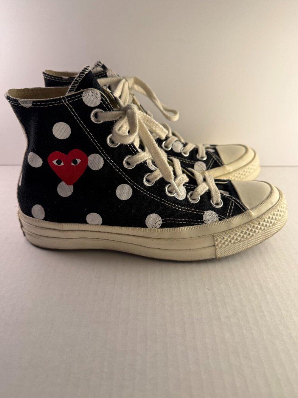 COMMES DE GARCON HIGHTOP CONVERSE IN POLKA DOT